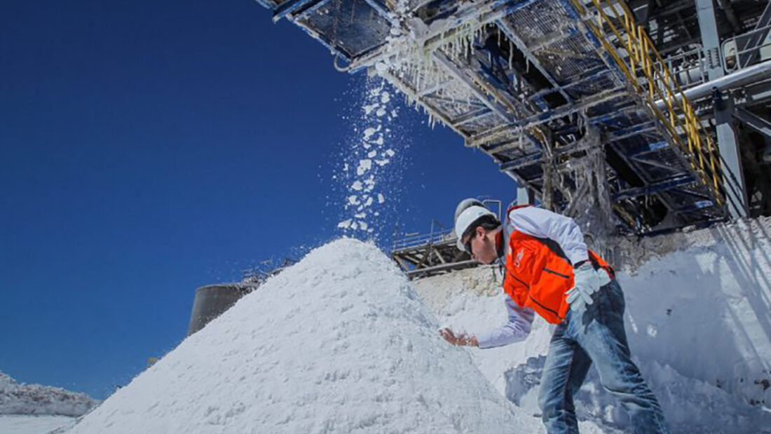 Operaciones de litio en plena Puna argentina, donde las condiciones extremas plantean desafíos únicos para el empleo y la retención de talento.