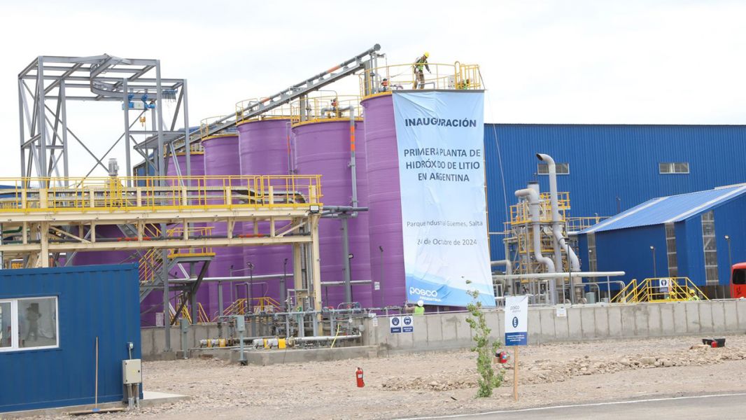 Instalaciones de la primera planta comercial de hidróxido de litio de Argentina, ubicada en el Parque Industrial de General Güemes, en Salta.