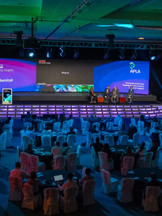 Auditorio durante una conferencia de APLA sobre la industria petroquímica latinoamericana, formato que tendrá continuidad en la 46 APLA Anual en Buenos Aires.