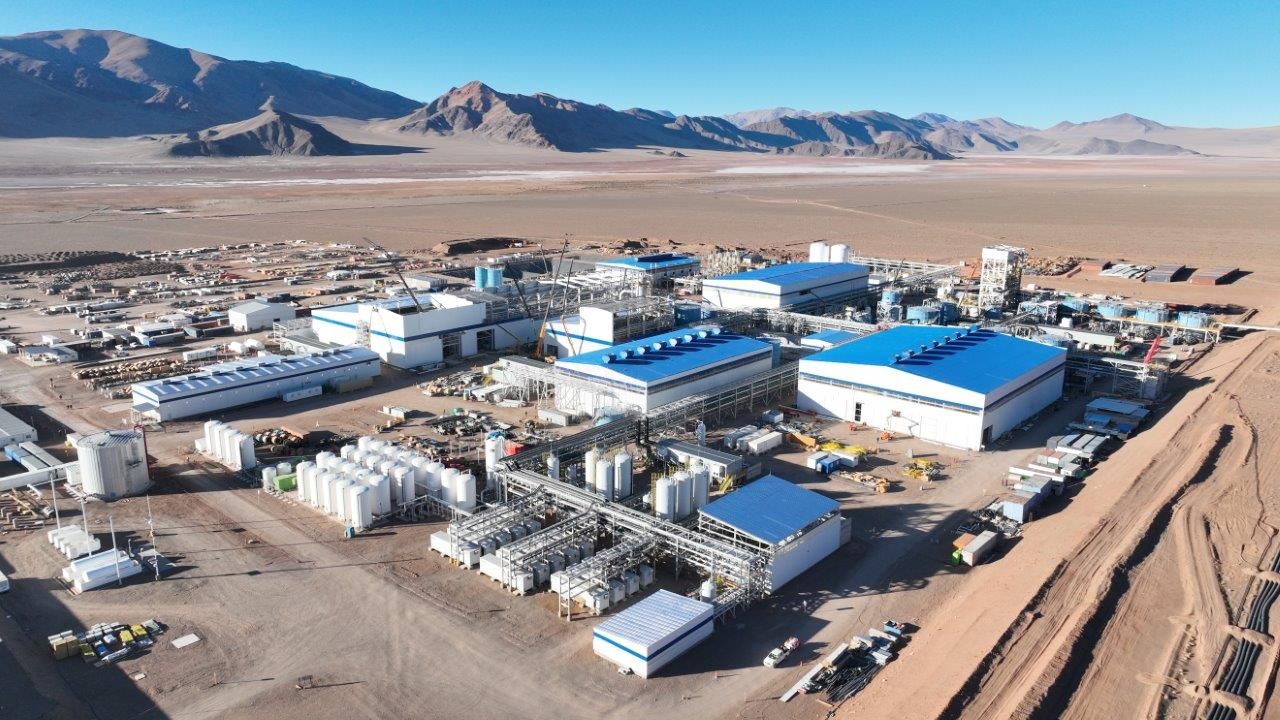 Vista aérea de una planta minera de gran escala en la región andina, uno de los desarrollos que conforman el contexto productivo de Argentina Mining Norte 2026.