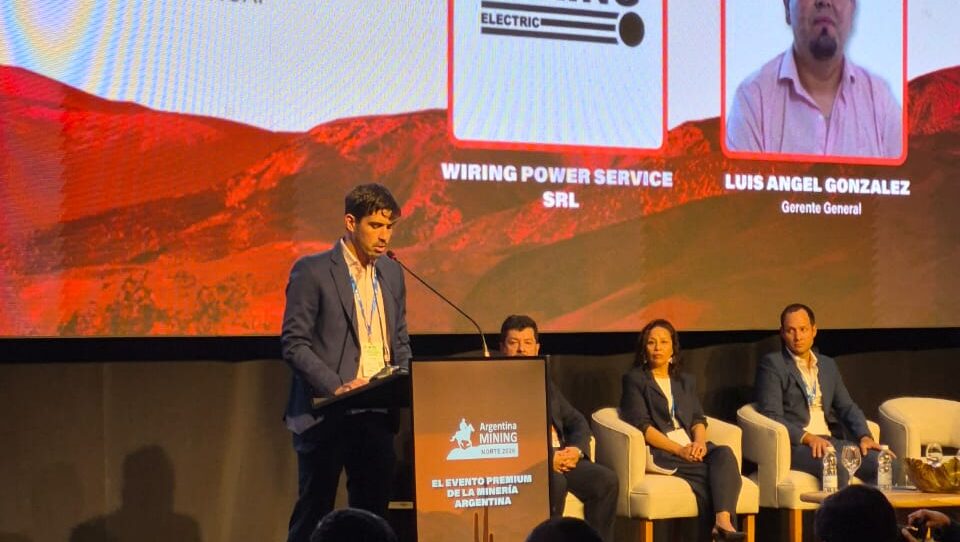 Juan Martín Gilly habla desde el escenario de Argentina Mining 2026 ante empresarios y profesionales reunidos en Salta.