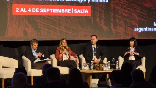 Representantes de Salta, Jujuy y Catamarca participan de la Mesa del Litio en Argentina Mining 2026, en el Centro de Convenciones de Salta.
