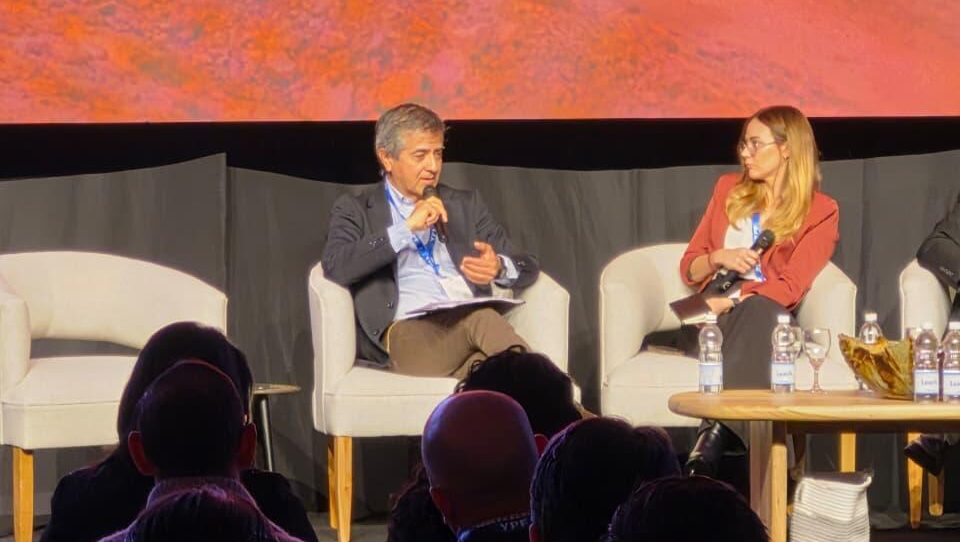 Panel de Argentina Mining 2026 con referentes del sector durante un debate sobre el desarrollo del litio en Salta y la infraestructura minera.