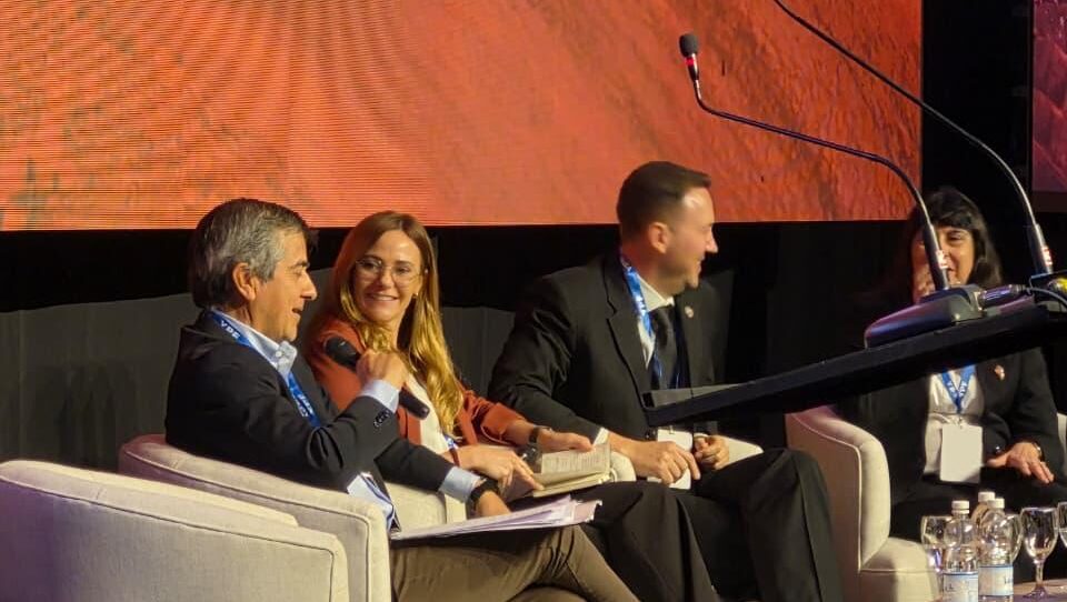 Referentes mineros participan de la Mesa de Litio en Argentina Mining 2026, donde se analizó el futuro del litio en Salta y en el NOA.